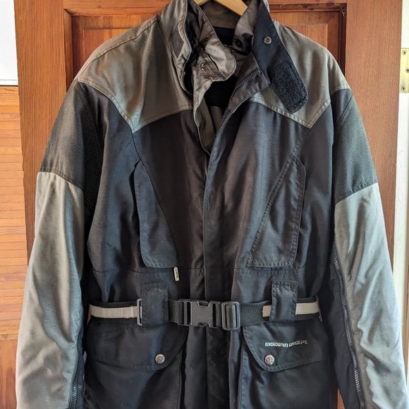 Modern concept BMW jacket . US 44 L